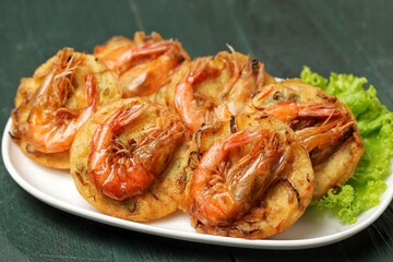 Bakwan Udang, ote-ote containing shrimp and vegetables is fried crispy with whole shrimp topping. Crispy and delicious to enjoy warm
