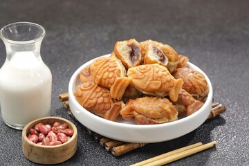 Mini Bungeoppang Taiyaki (Japanese fish shaped pancakes filled with bean jam)
