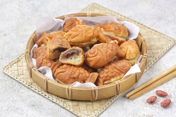 Mini Bungeoppang Taiyaki (Japanese fish shaped pancakes filled with bean jam)
