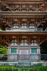 Obraz premium close up of detail of wooden pagoda in Japanese temple 