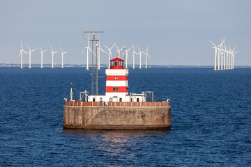 Windpark mit Leuchtturminsel