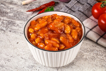 Baked kidney with tomato sauce