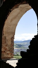 Widok z okna starego zamku na Słowacji