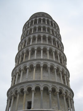 leaning tower of pisa italy