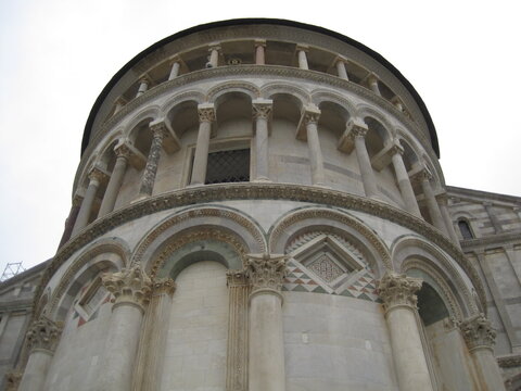 detail of an old building from italy