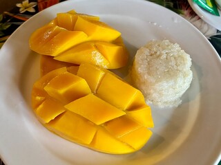 thai dessert mango