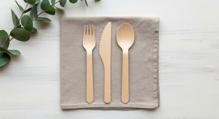 Eco-friendly disposable wooden cutlery set for picnics and parties
