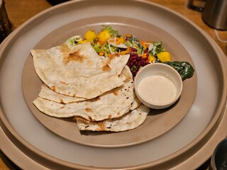 Fresh Mango Salad and Naan Bread with a Creamy Dip
