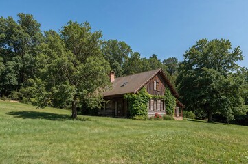 Obraz premium Rural Home Surrounded by Nature