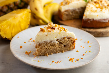 Hummingbird cake is a banana and pineapple-based cake typical of the cuisine of the southern United States.