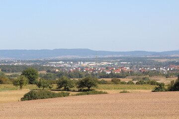 Fototapeta premium Eine Ortschaft in der Ferne