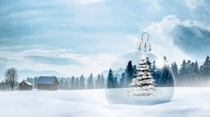 Weihnachtliche Stimmung mit einer Gläsernen Weihnachtskugel im Schnee