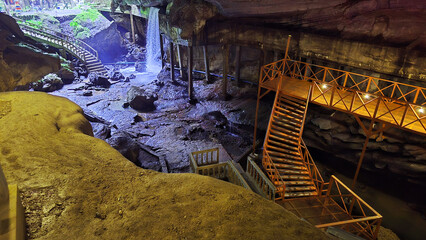 Tham Nang Aen Cave, Tourist attraction in Laos