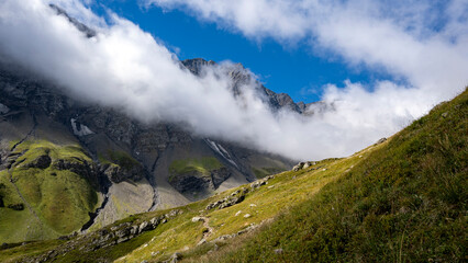Paysage de montagne dans les Alpes fran&ccedil;aises en &eacute;t&eacute; autour de Valloire et du refuge des aiguilles d'Arves