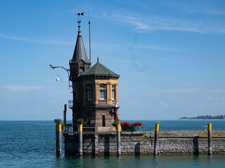 Hafeneinfahrt in Konstanz mit Alte Pegelhaus