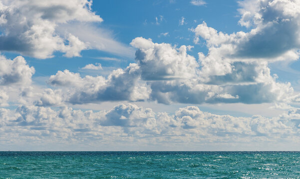 Calm horizon with sea nature. Romantic summer vacation at seascape. Sunset sea and seascape. Sea horizon view. Cloudy sky and seascape at summer vacation. Skyscape with sea horizon. Exotic paradise