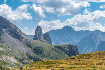 La Rocca Provenzale e altre montagne della Valle Maira viste dalla sommità del Monte Maniglia