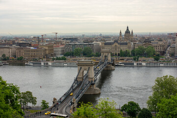Obraz premium The Széchenyi Chain Bridge in Budapest over the Danube river, aerial view