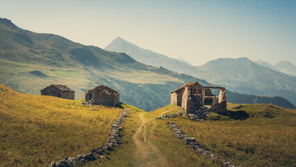 maison en ruine dans le parc de la Vanoise, dans les Alpes