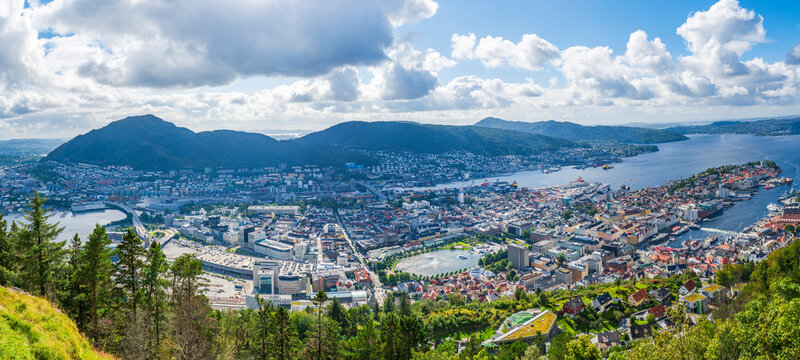 Panoramic view of Bergen from Mount Floyen.