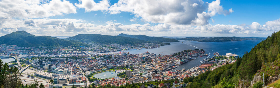 Panoramic view of Bergen from Mount Floyen