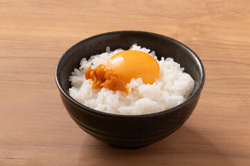 粒うに　卵かけご飯