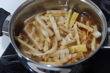 メンマを作る様子