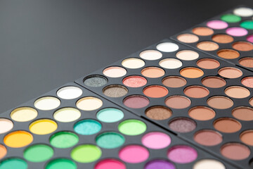 アイシャドウパレット　黒背景