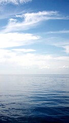 Fototapeta premium Vast expanse of serene ocean and sky