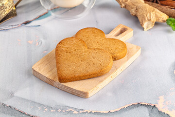 Sweet ginger cookies for snack
