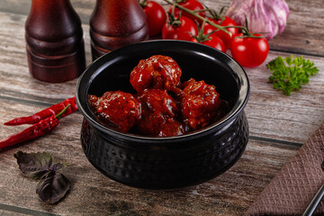 Beef meatballs with tomato sauce