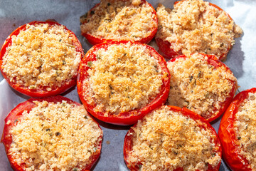 gratinated tomatoes with bread and aromatic herbs