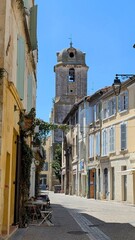 ARLES (Bouches-du-Rhône)