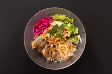 豚肉と青パパイヤのベトナム風冷麺