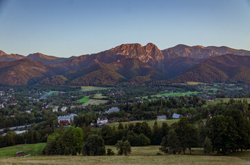 Wide panoramic view of the Tatra Mountains with dramatic peaks and natural beauty.