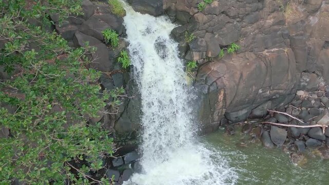 Mauritius - Flic en flac - Bassin Vert - Detail tilt down view on the Bassin Vert waterfall