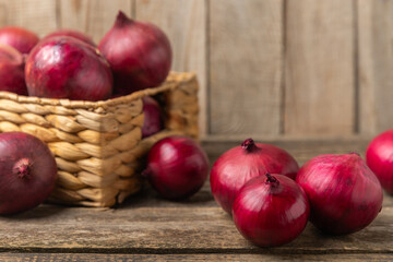 Shallot onion on the kitchen table. onion slice. onion rings. Fresh red Onion. Natural, fresh, vegetarian food. Agricultural products. Healthy eating. Vegetables. Farmer's market.