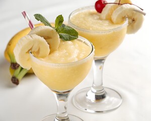 banana daiquiri cocktails