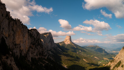 Le Mont Aiguille vu depuis le Pas de l'Aiguille
