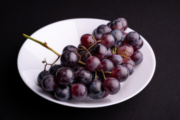 Isolated image of grapes on a plate 