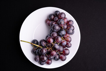 Isolated image of grapes on a plate 
