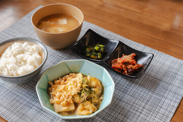 Japanese breakfast / 豆腐と卵の和朝食
