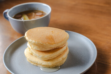 Breakfast pancakes / パンケーキの朝食
