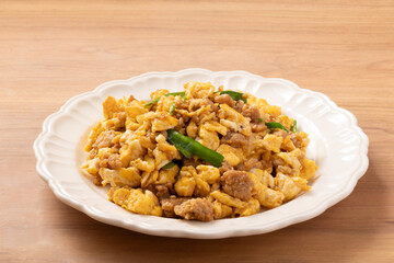 鶏そぼろ　ニラ玉炒め