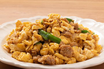 鶏そぼろ　ニラ玉炒め