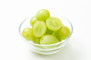 カットしたマスカット　白バック