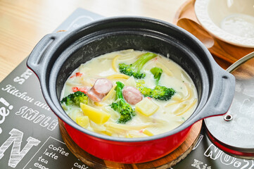 家庭料理　パスタ入りクリームシチュー