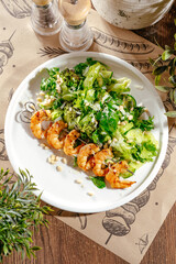salad with shrimp and pine nuts