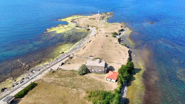 Cape Jason, Yason Burnu, is a cape located in Perşembe district,&nbsp;Ordu Province, Turkey. Its name is derived from the&nbsp;Greek mythological&nbsp;hero&nbsp;Jason&nbsp;of the&nbsp;Argonauts.