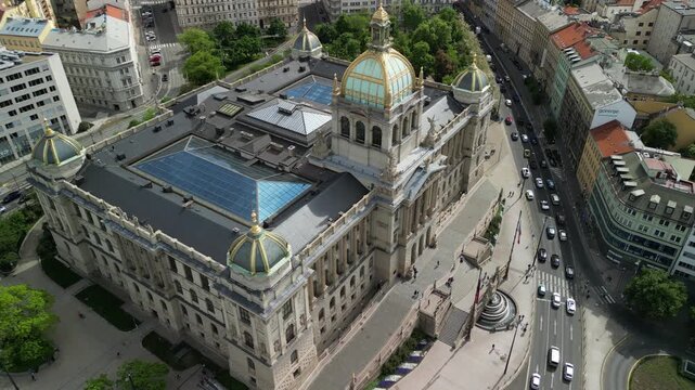 Praga - Czechy - stolica kraju, atrakcje turystyczne nagrane dronem w wysokiej jakości.